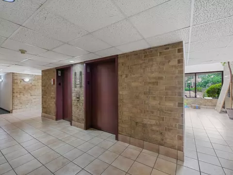 Entry Way - 5600 Astor Ln #202, Rolling Meadows, IL 60008 photo 2 of 2