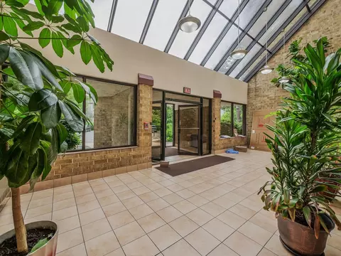 Entry Way - 5600 Astor Ln #202, Rolling Meadows, IL 60008 photo 1 of 2