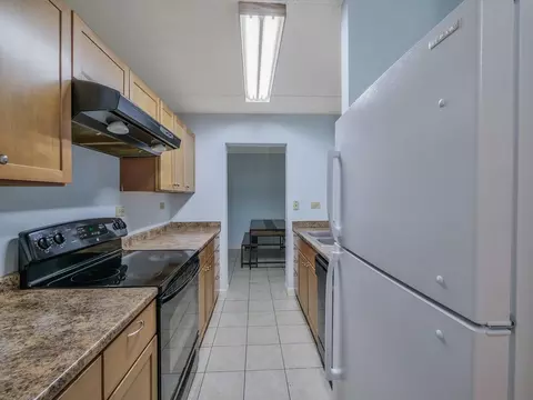 Kitchen - 5600 Astor Ln #202, Rolling Meadows, IL 60008 photo 1 of 1