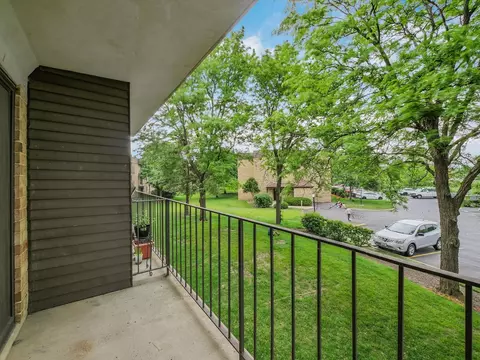 Exterior - 5600 Astor Ln #202, Rolling Meadows, IL 60008 photo 4 of 5