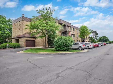 Exterior - 5600 Astor Ln #202, Rolling Meadows, IL 60008 photo 5 of 5