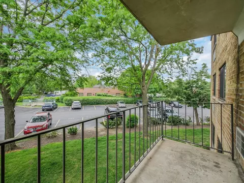 Exterior - 5600 Astor Ln #202, Rolling Meadows, IL 60008 photo 3 of 5
