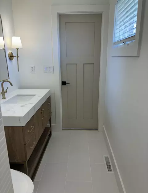 Bath - 4116 Florence Dr, Johnsburg, IL 60051 photo 2 of 6