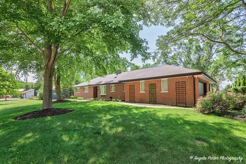 Exterior - 4116 Florence Dr, Johnsburg, IL 60051 photo 4 of 8