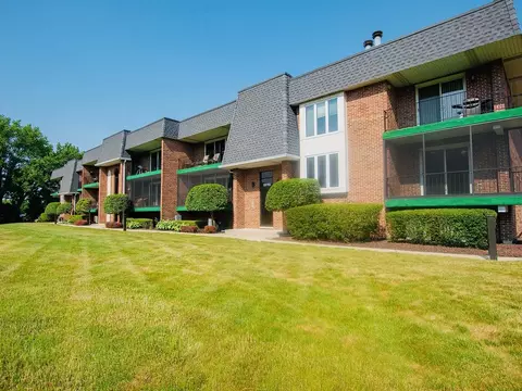 15721 Old Orchard Ct #2S, Orland Park, IL 60462
