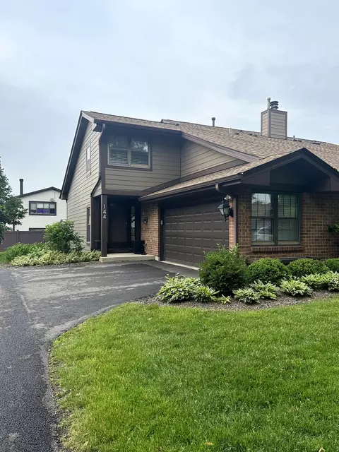 144 Prairie Dr, Westmont, IL 60559