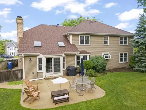 Exterior - 1808 Beloit Ct, Naperville, IL 60565 photo 7 of 8