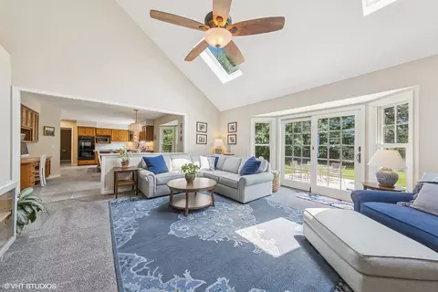 Living - 1808 Beloit Ct, Naperville, IL 60565 photo 2 of 4