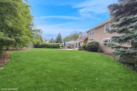 Exterior - 1808 Beloit Ct, Naperville, IL 60565 photo 6 of 8