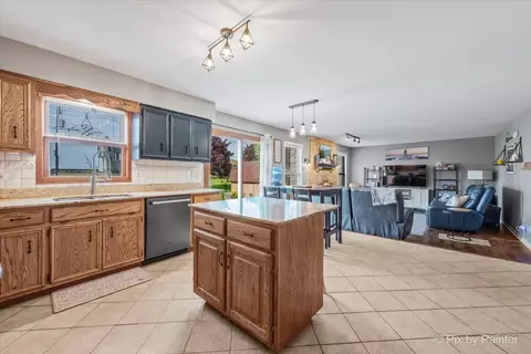 Kitchen - 1714 Tall Tree Ln, Johnsburg, IL 60051 photo 2 of 5
