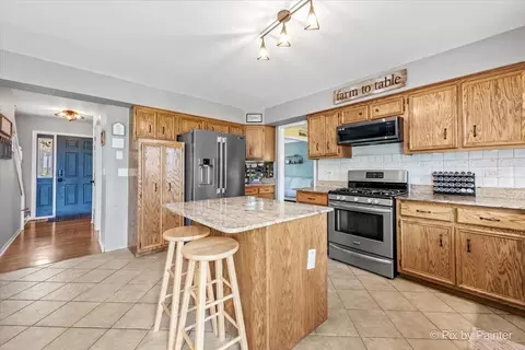 Kitchen - 1714 Tall Tree Ln, Johnsburg, IL 60051 photo 5 of 5