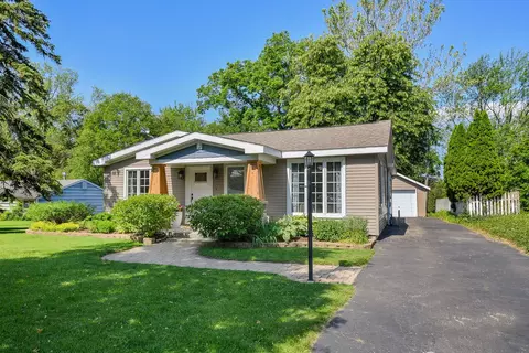 1015 S Harrison St, Batavia, IL 60510
