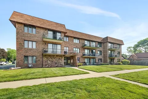 9535 S Mayfield Ave #203, Oak Lawn, IL 60453