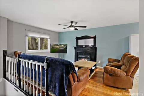 Living - 1113 Rolling Lane Rd, Johnsburg, IL 60051 photo 2 of 3