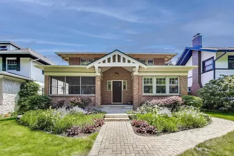 1525 Spencer Ave, Wilmette, IL 60091