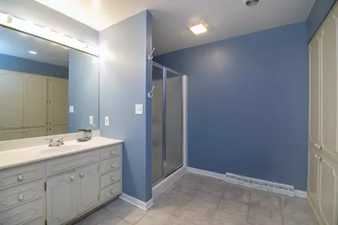 Bath - 110 Julie Dr, Kankakee, IL 60901 photo 3 of 5