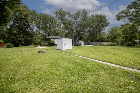 Exterior - 2110 Erzinger St, Kankakee, IL 60901 photo 5 of 5
