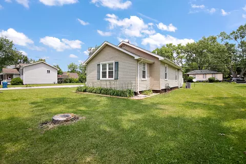 Exterior - 2110 Erzinger St, Kankakee, IL 60901 photo 3 of 5