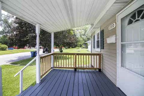 Exterior - 2110 Erzinger St, Kankakee, IL 60901 photo 1 of 5