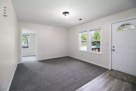 Living - 2110 Erzinger St, Kankakee, IL 60901 photo 1 of 2