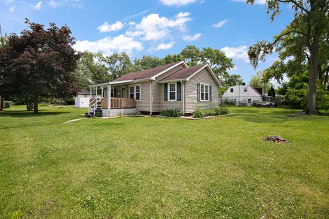 Exterior - 2110 Erzinger St, Kankakee, IL 60901 photo 2 of 5