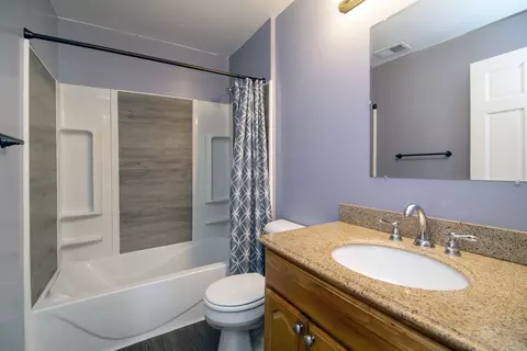 Bath - 2110 Erzinger St, Kankakee, IL 60901 photo 1 of 1