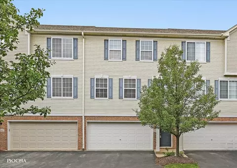 1944 Indian Hill Ln, Aurora, IL 60503