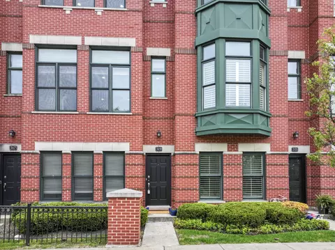 319 W Wood St #18, Palatine, IL 60067