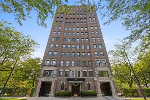 5510 N Sheridan Rd #17A, Chicago, IL 60640