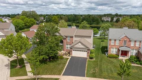 6 Marigold Ln, Algonquin, IL 60102