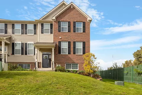 10298 Kerry Ridge Ct, Chicago Ridge, IL 60415