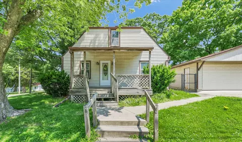 102 E Pease St, Heyworth, IL 61745