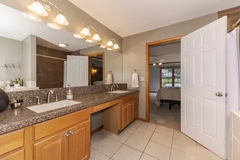 3105 Sable Oaks Rd, Bloomington, IL 61704 photo 24