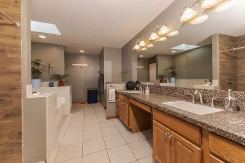 3105 Sable Oaks Rd, Bloomington, IL 61704 photo 23