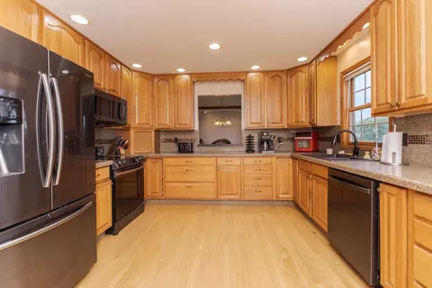 3105 Sable Oaks Rd, Bloomington, IL 61704 photo 12