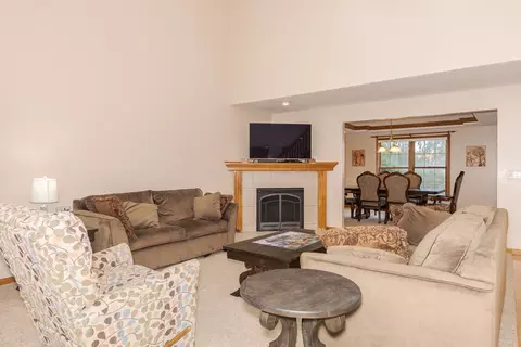 3105 Sable Oaks Rd, Bloomington, IL 61704 photo 4