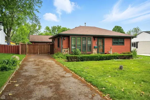 3504 Bobolink Ln, Rolling Meadows, IL 60008
