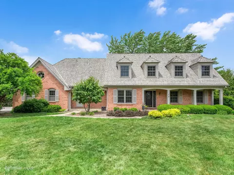 2 Stirrup Cup Ct, Saint Charles, IL 60174