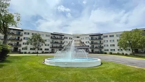 6700 S Brainard Ave #223, Countryside, IL 60525