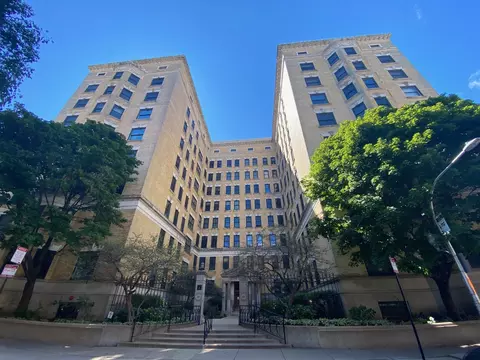 559 W Surf St #101, Chicago, IL 60657