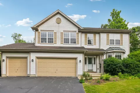 765 Providence Ln, Crystal Lake, IL 60012