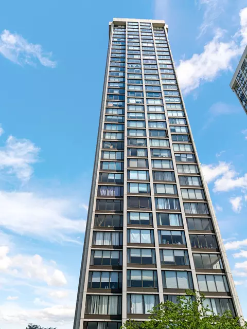 5455 N Sheridan Rd #1802, Chicago, IL 60640