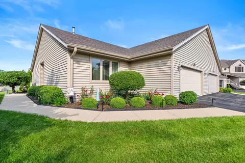 5102 Morning Glory Ln, Loves Park, IL 61111