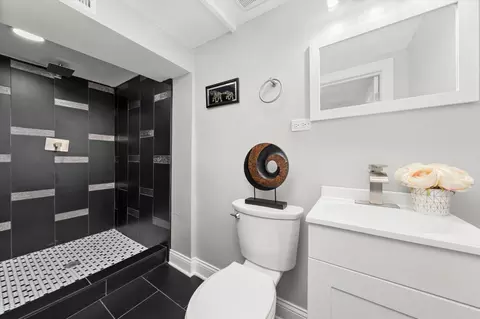 Bath - 10342 S Eberhart Ave, Chicago, IL 60628 photo 3 of 3
