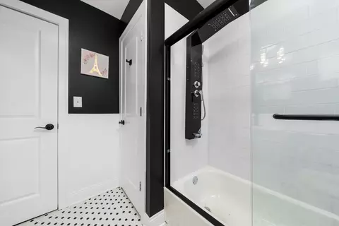 Bath - 10342 S Eberhart Ave, Chicago, IL 60628 photo 2 of 3