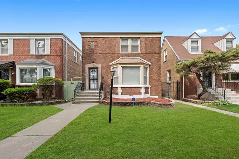 Exterior - 10342 S Eberhart Ave, Chicago, IL 60628 photo 4 of 8