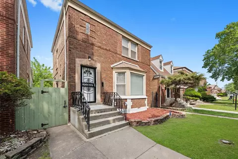 Exterior - 10342 S Eberhart Ave, Chicago, IL 60628 photo 2 of 8