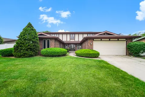 12850 S Westport Dr, Palos Park, IL 60464