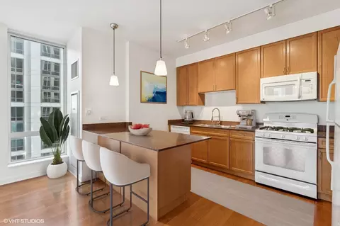 Kitchen - 1250 S Michigan Ave #1701, Chicago, IL 60605 photo 1 of 1