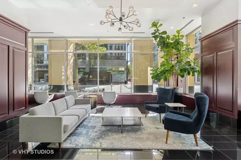 Living - 1250 S Michigan Ave #1701, Chicago, IL 60605 photo 2 of 2